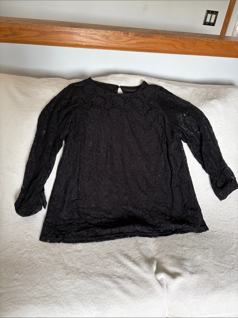 BloomChic Black Floral Lace Long-Sleeve Blouse